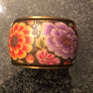 Metal flower bangle